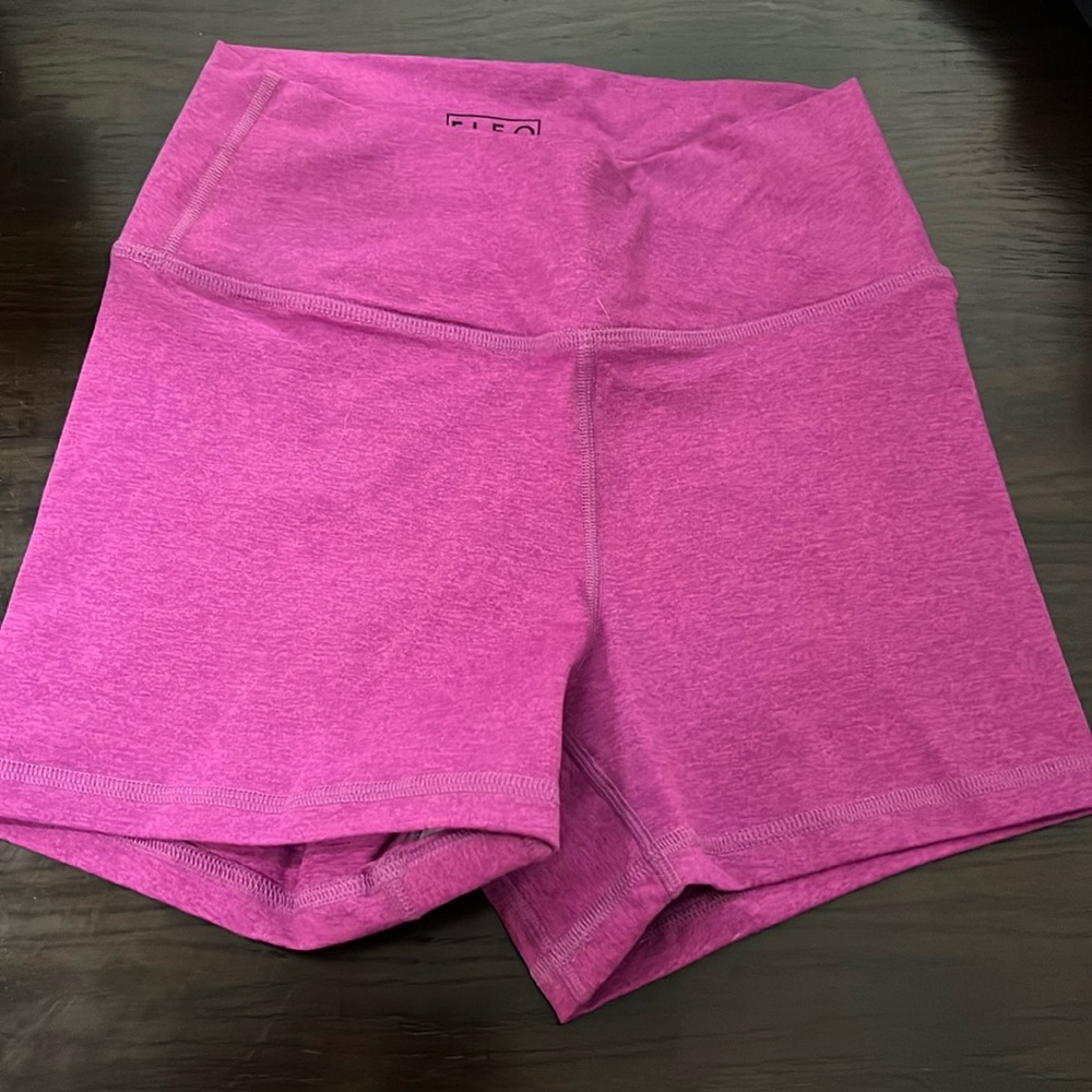Fleo magenta v shorts size small